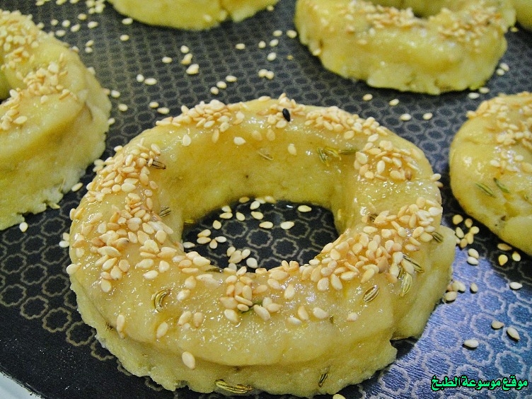 http://photos.encyclopediacooking.com/image/recipes_pictures-algerian-biscuits-eid-cookies-recipe5.jpg