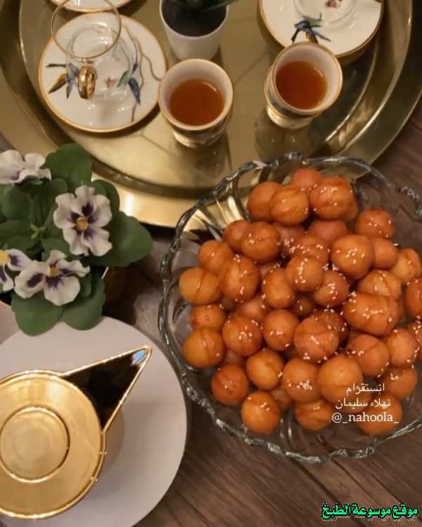 http://photos.encyclopediacooking.com/image/recipes_pictures-arabic-dessert-luqaimat-recipe18.jpg