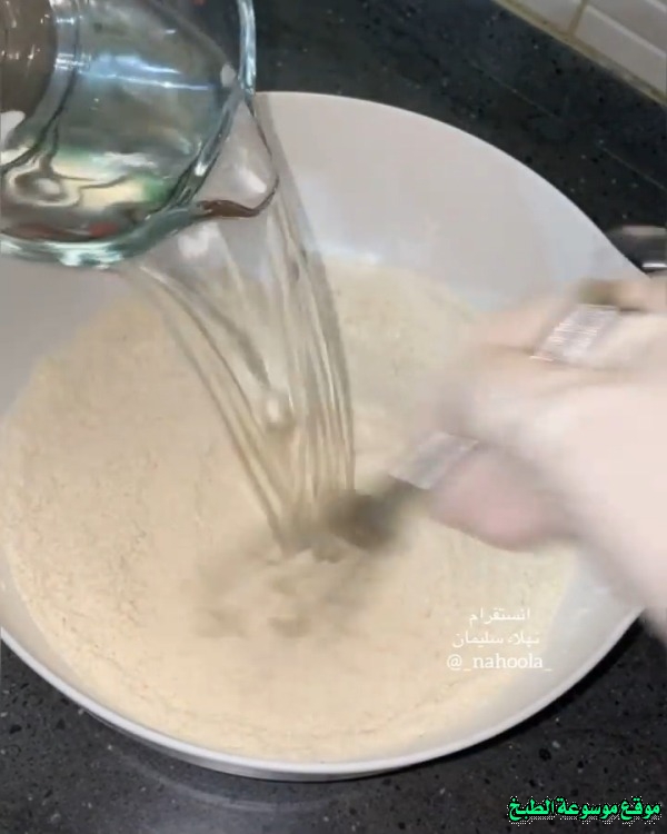 http://photos.encyclopediacooking.com/image/recipes_pictures-arabic-dessert-luqaimat-recipe3.jpg