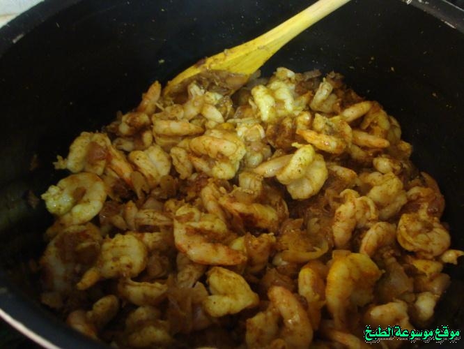 http://photos.encyclopediacooking.com/image/recipes_pictures-bahrain-robyan-machboos-recipe7.jpg