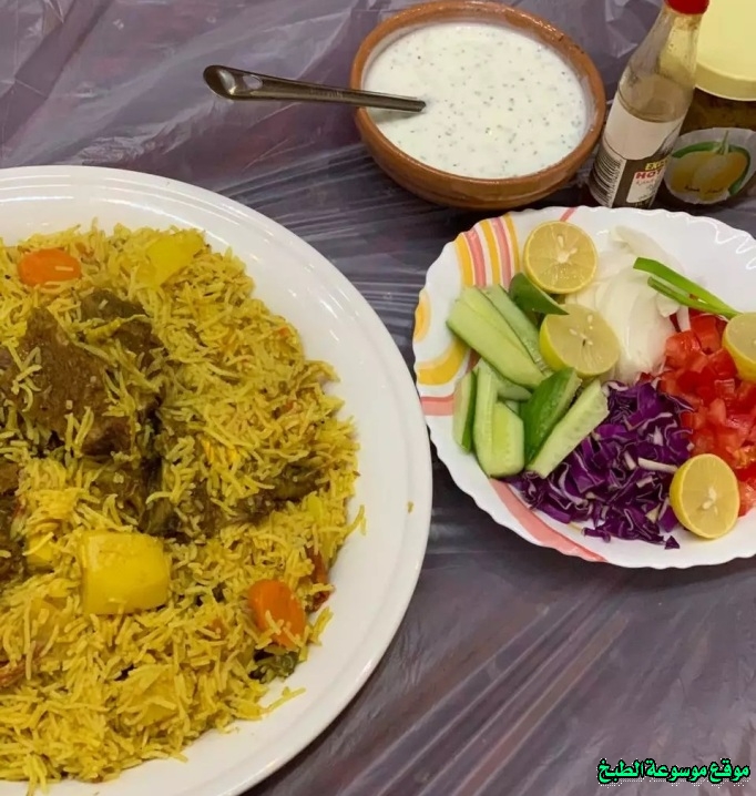 http://photos.encyclopediacooking.com/image/recipes_pictures-emirati-camel-hashi-meat-kabsa-recipe13.jpg
