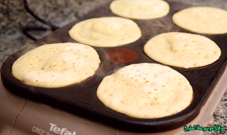 http://photos.encyclopediacooking.com/image/recipes_pictures-emirati-chebab-bread-recipe-traditional-food-in-uae3.jpg