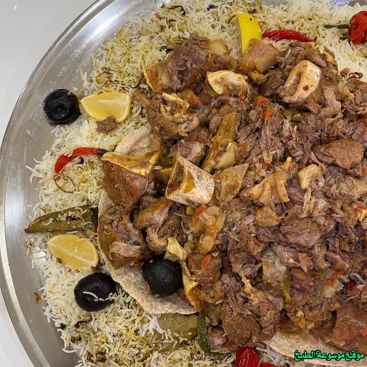 http://photos.encyclopediacooking.com/image/recipes_pictures-hashi-camel-meat-kabsa-recipe8.jpg
