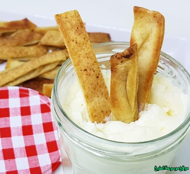 http://photos.encyclopediacooking.com/image/recipes_pictures-instant-toum-garlic-dip-recipe.jpg