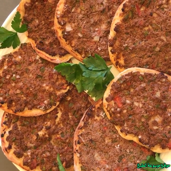 http://photos.encyclopediacooking.com/image/recipes_pictures-lahmacun-lahm-baajin-sfeeha-manakish-lamb-meat-pies-fatayer-lahm-b3ajin-lahm-bi-ajeen-lahm-ajin14.jpg