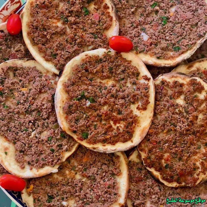 http://photos.encyclopediacooking.com/image/recipes_pictures-lahmacun-lahm-baajin-sfeeha-manakish-lamb-meat-pies-fatayer-lahm-b3ajin-lahm-bi-ajeen-lahm-ajin15.jpg