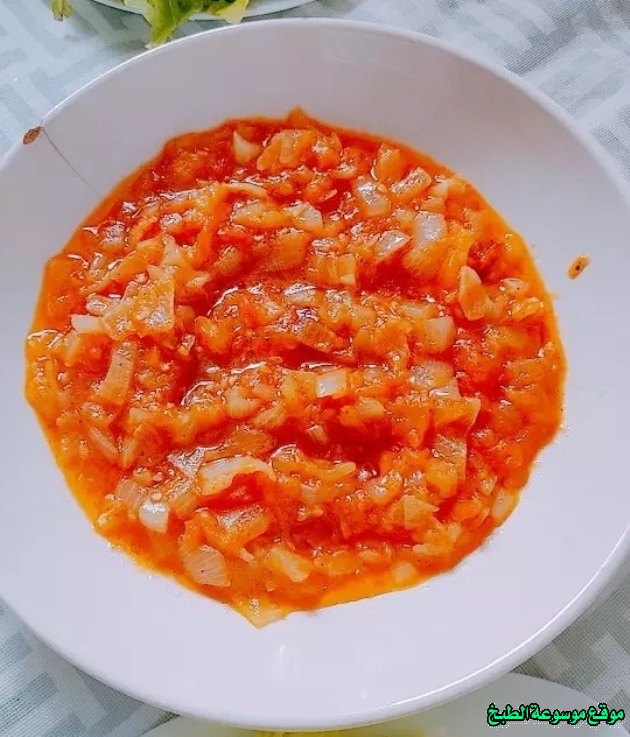http://photos.encyclopediacooking.com/image/recipes_pictures-make-edam-tomato-and-onion-hamsa-recipe.jpg