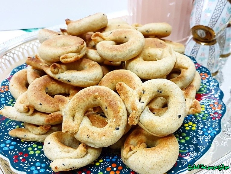 http://photos.encyclopediacooking.com/image/recipes_pictures-palestinian-kaak-asawer-recipe.jpg