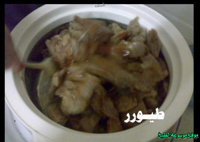 http://photos.encyclopediacooking.com/image/recipes_pictures-traditional-fatteh-al-janubiyah-recipe14.jpeg