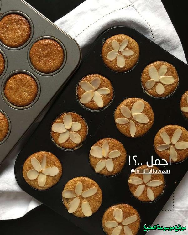 http://photos.encyclopediacooking.com/image/recipes_pictureshow-to-make-saudi-arabian-basbousa-recipe-in-arabic7.jpg