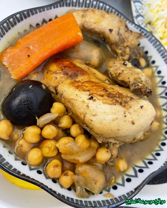 http://photos.encyclopediacooking.com/image/recipes_picturesiraqi-chicken-tashreeb-recipe4.jpg