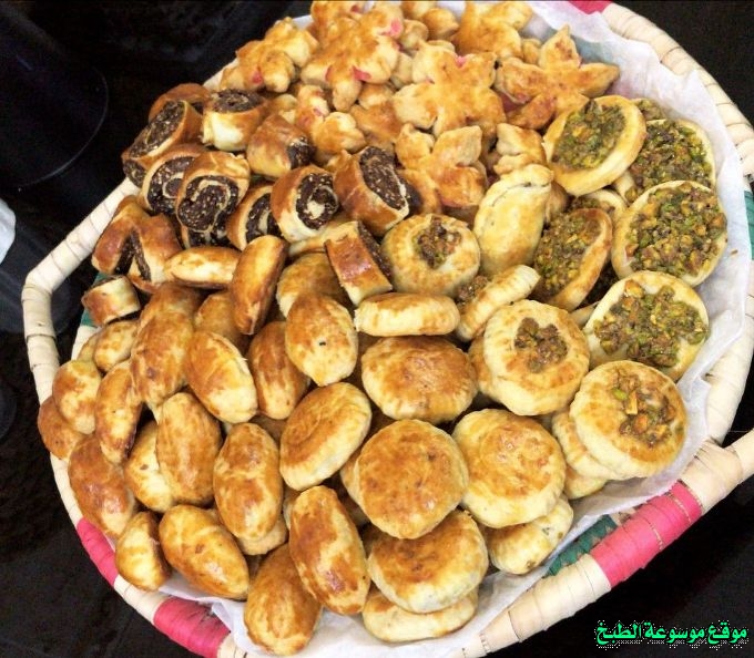 http://photos.encyclopediacooking.com/image/recipes_picturesiraqi-kleicha-recipe-traditional-food-in-iraq32.jpg
