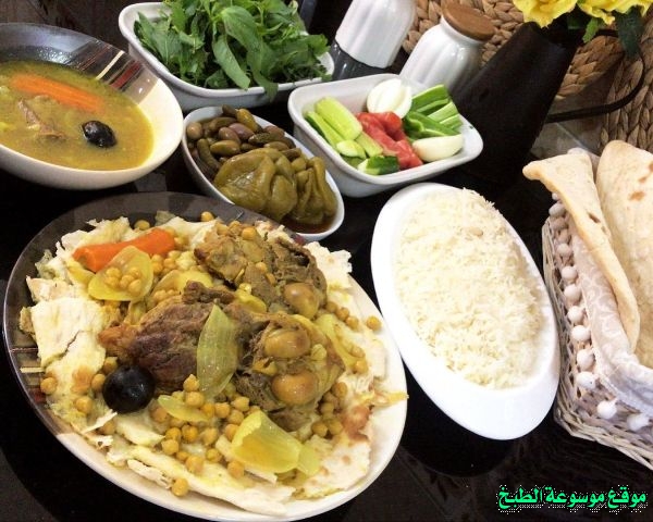 http://photos.encyclopediacooking.com/image/recipes_pictureslamb-tashreeb-traditional-food-in-iraq6.jpg